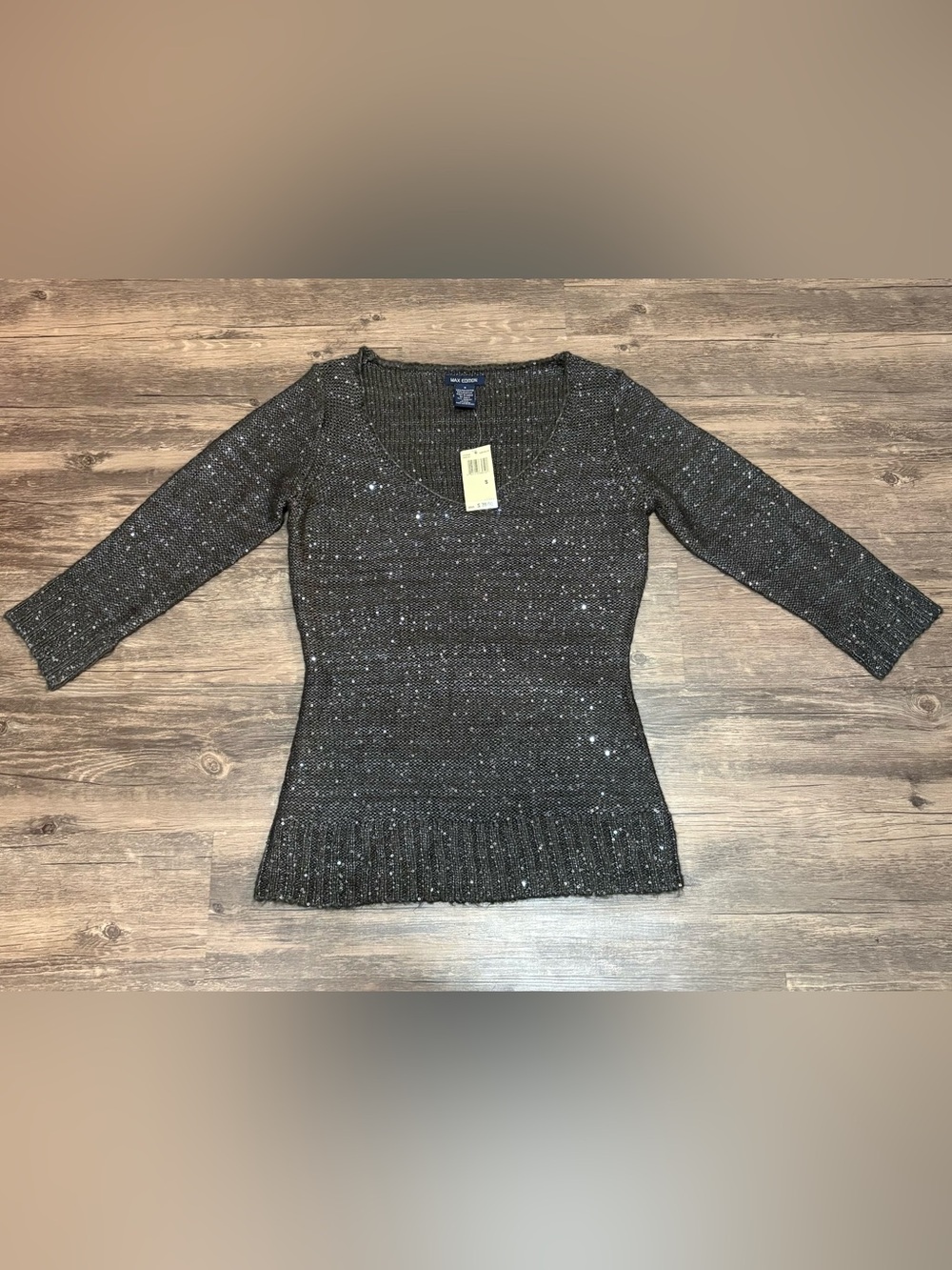 Max Edition Sparkle Graphite Silver V-Neck Ribbed Knit Top
